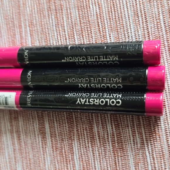 REVLON BRAND WOMENS COLORSTAY MATTE LITE LIP CRAYON BUNDLE OF 3 - Picture 9 of 9